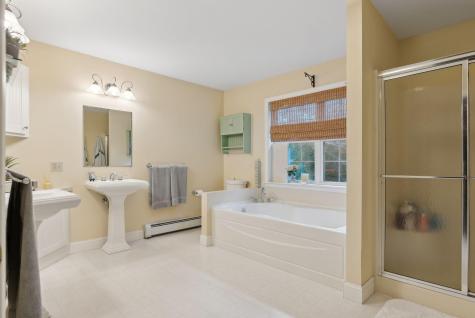 8 Infiniti Way Auburn ME 04210