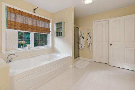 8 Infiniti Way Auburn ME 04210