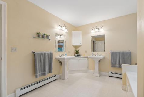 8 Infiniti Way Auburn ME 04210