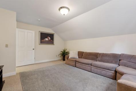 8 Infiniti Way Auburn ME 04210