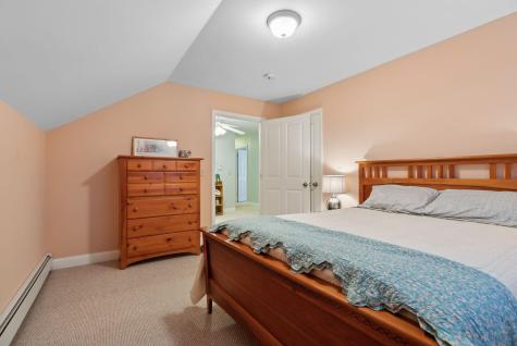 8 Infiniti Way Auburn ME 04210