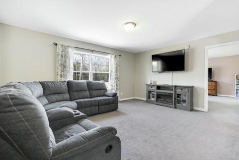 2 Warren Road Monmouth ME 04259