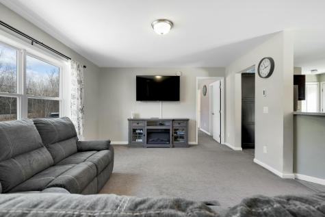 2 Warren Road Monmouth ME 04259