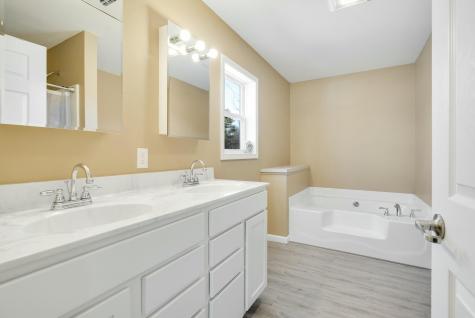 2 Warren Road Monmouth ME 04259