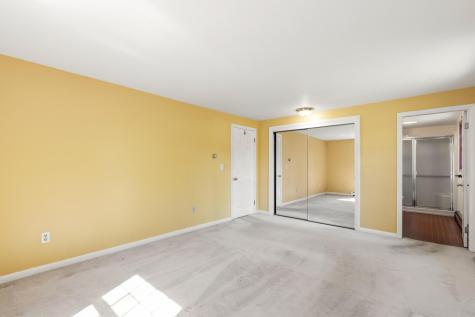 34 Mcauley Road Cape Elizabeth ME 04107