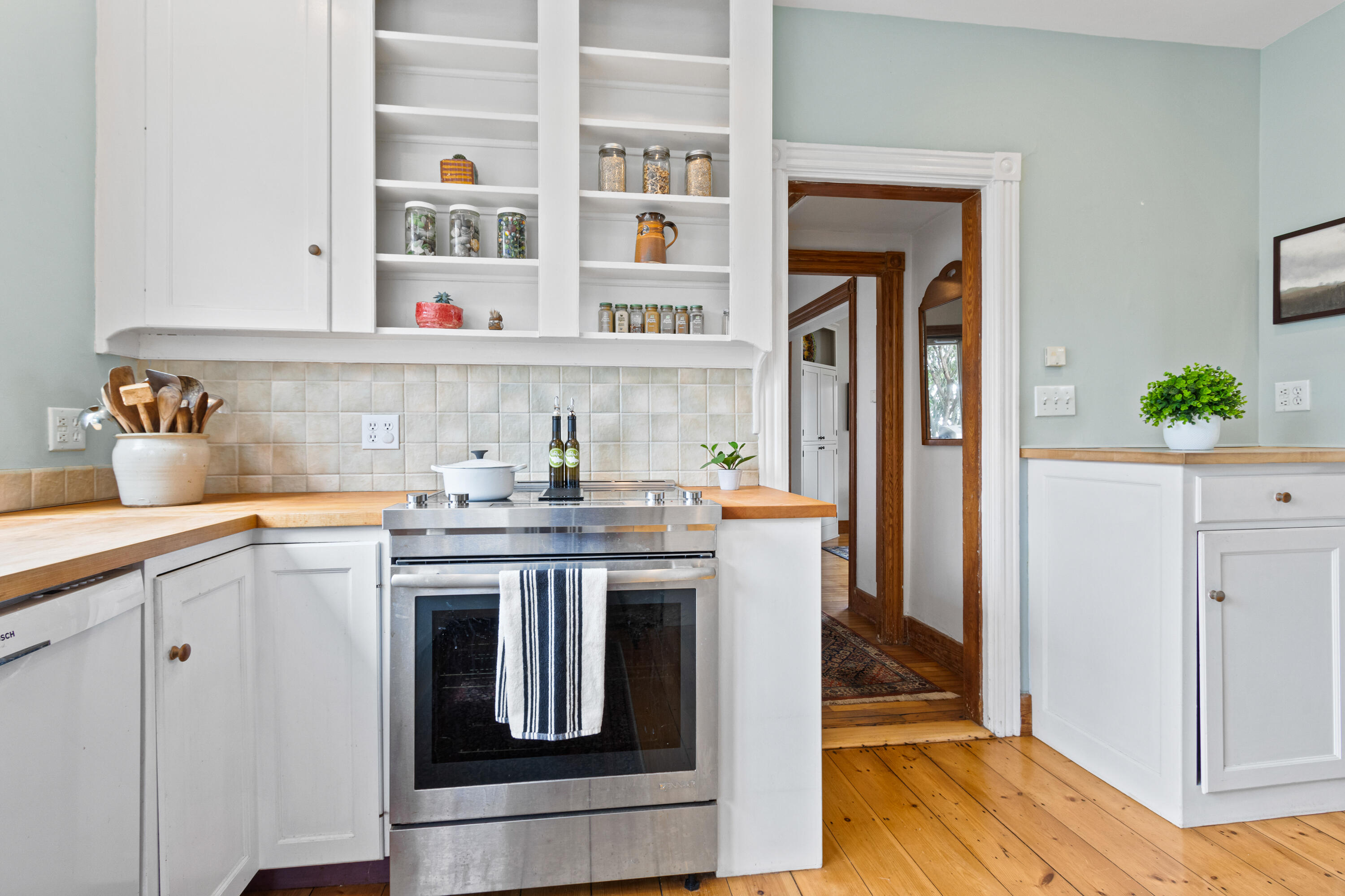 41 Warren Avenue Cape Elizabeth ME 04107