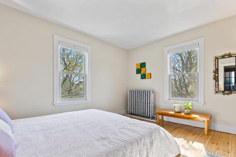 41 Warren Avenue Cape Elizabeth ME 04107