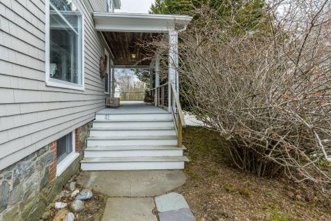 41 Warren Avenue Cape Elizabeth ME 04107