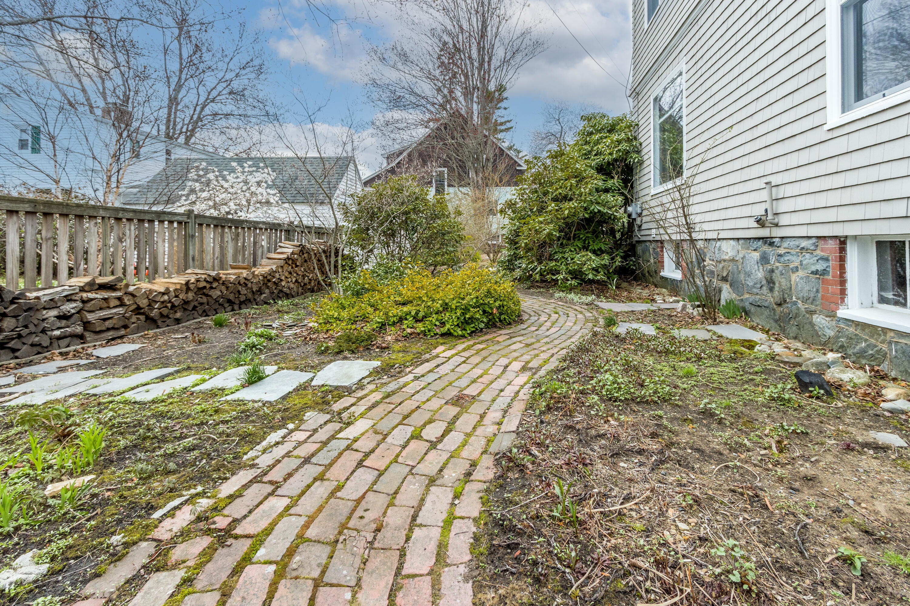 41 Warren Avenue Cape Elizabeth ME 04107