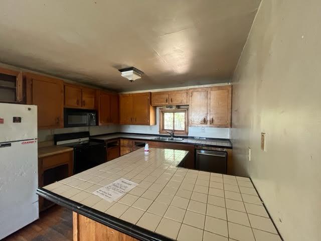 98 White Schoolhouse Road Corinth ME 04427