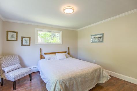 16 Clifton Road Falmouth ME 04105