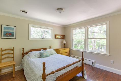 16 Clifton Road Falmouth ME 04105