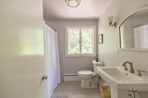 16 Clifton Road Falmouth ME 04105