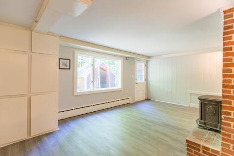 16 Clifton Road Falmouth ME 04105