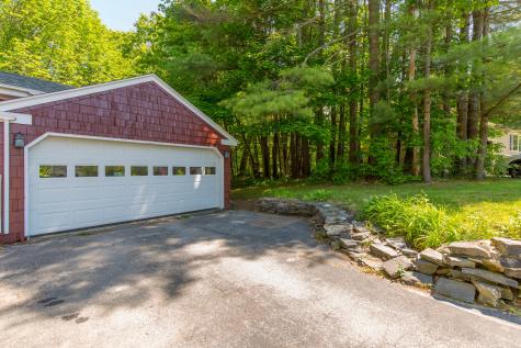 16 Clifton Road Falmouth ME 04105