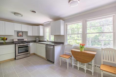 16 Clifton Road Falmouth ME 04105