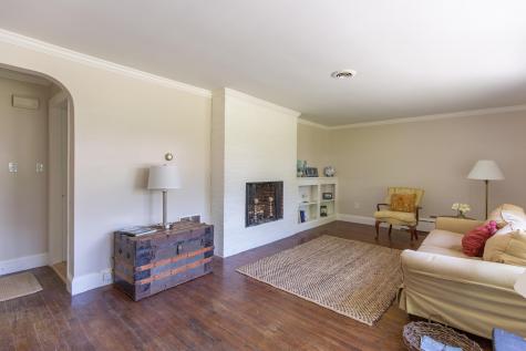 16 Clifton Road Falmouth ME 04105