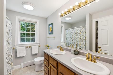 4 Pine Wood Circle Arundel ME 04046