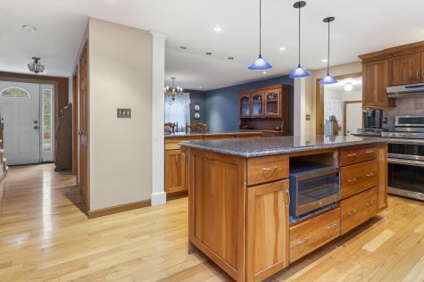 71 Valley Road Cumberland ME 04021