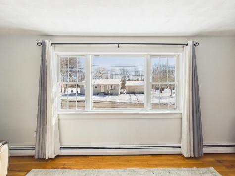 18 Booker Street Thomaston ME 04861