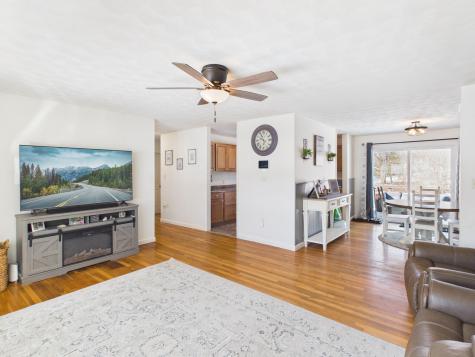 18 Booker Street Thomaston ME 04861