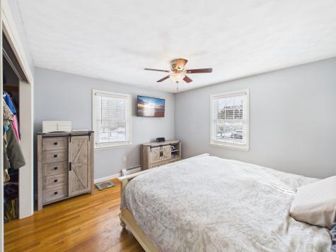 18 Booker Street Thomaston ME 04861
