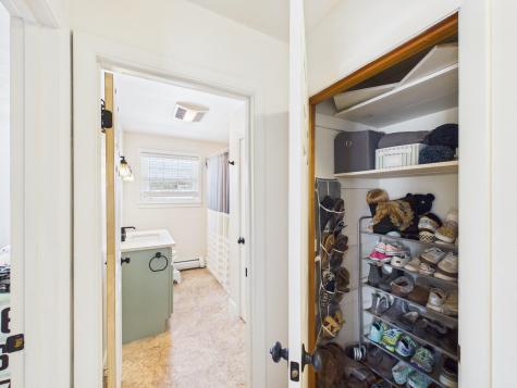 18 Booker Street Thomaston ME 04861
