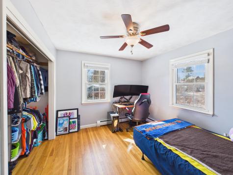 18 Booker Street Thomaston ME 04861