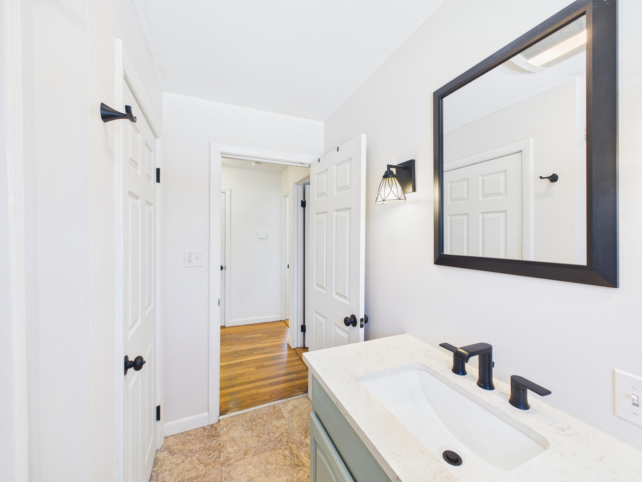 18 Booker Street Thomaston ME 04861