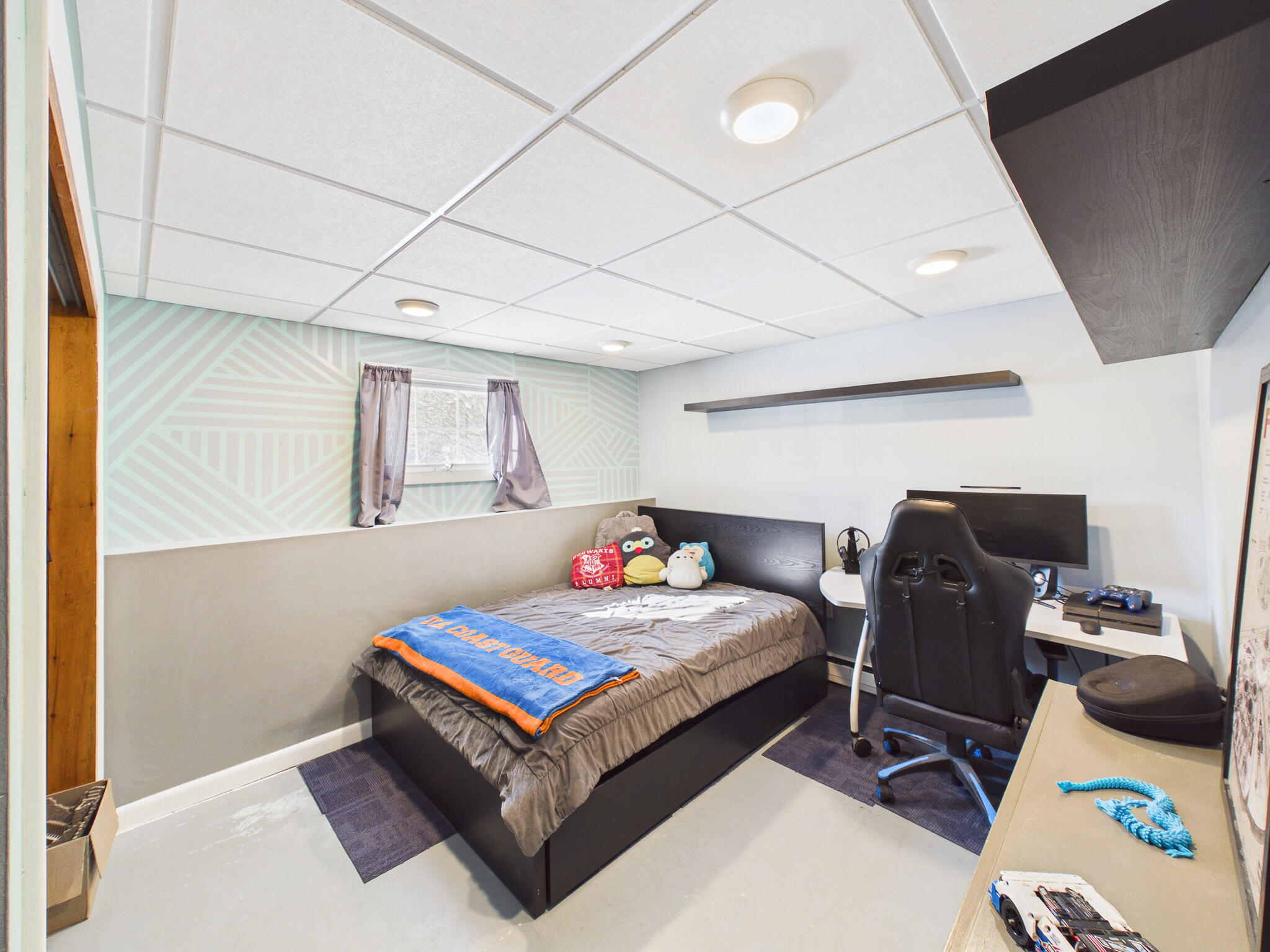 18 Booker Street Thomaston ME 04861