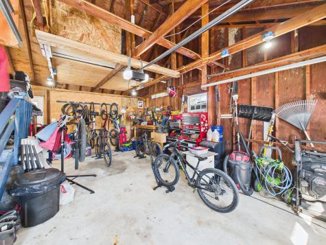 18 Booker Street Thomaston ME 04861