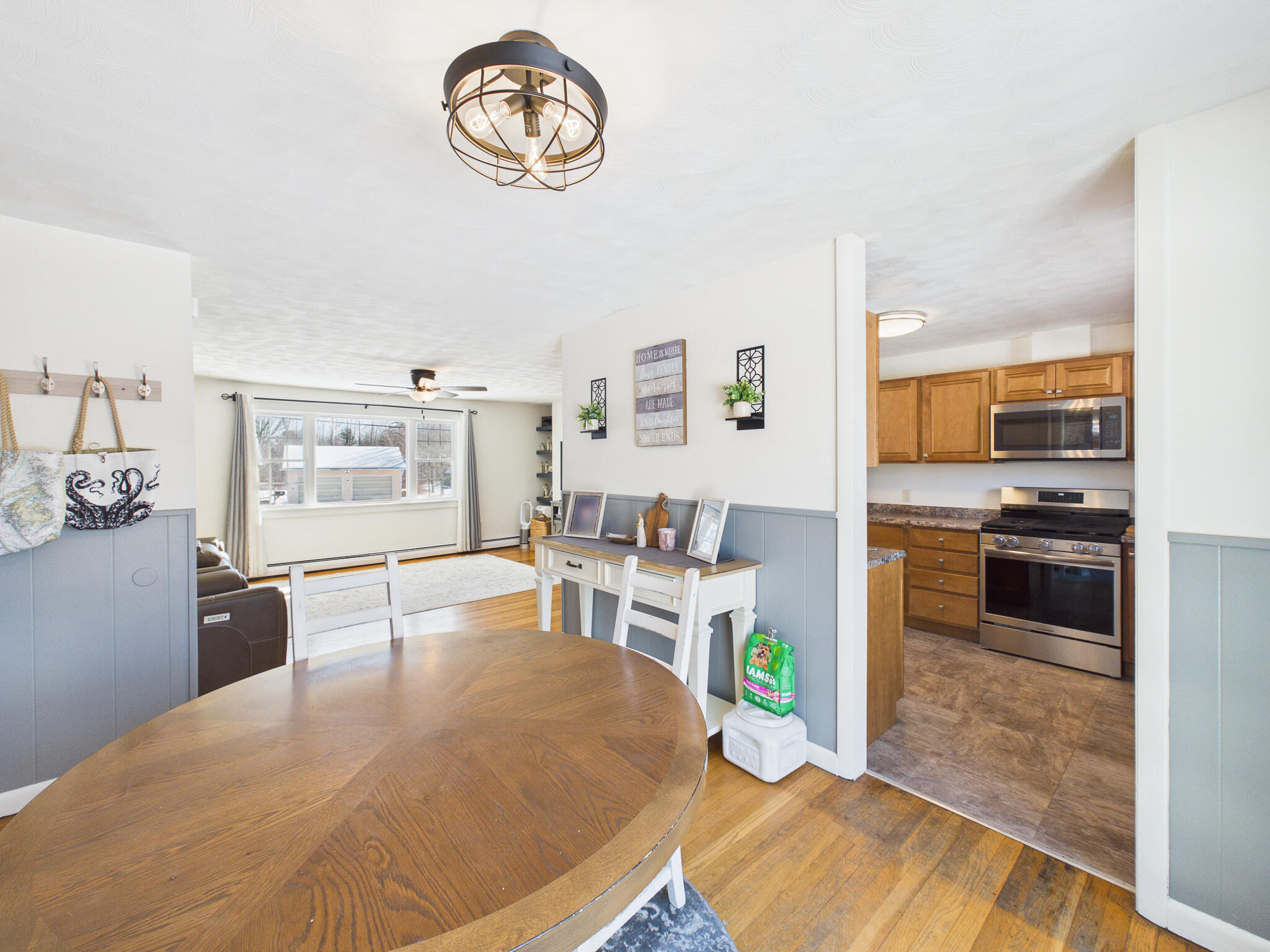18 Booker Street Thomaston ME 04861