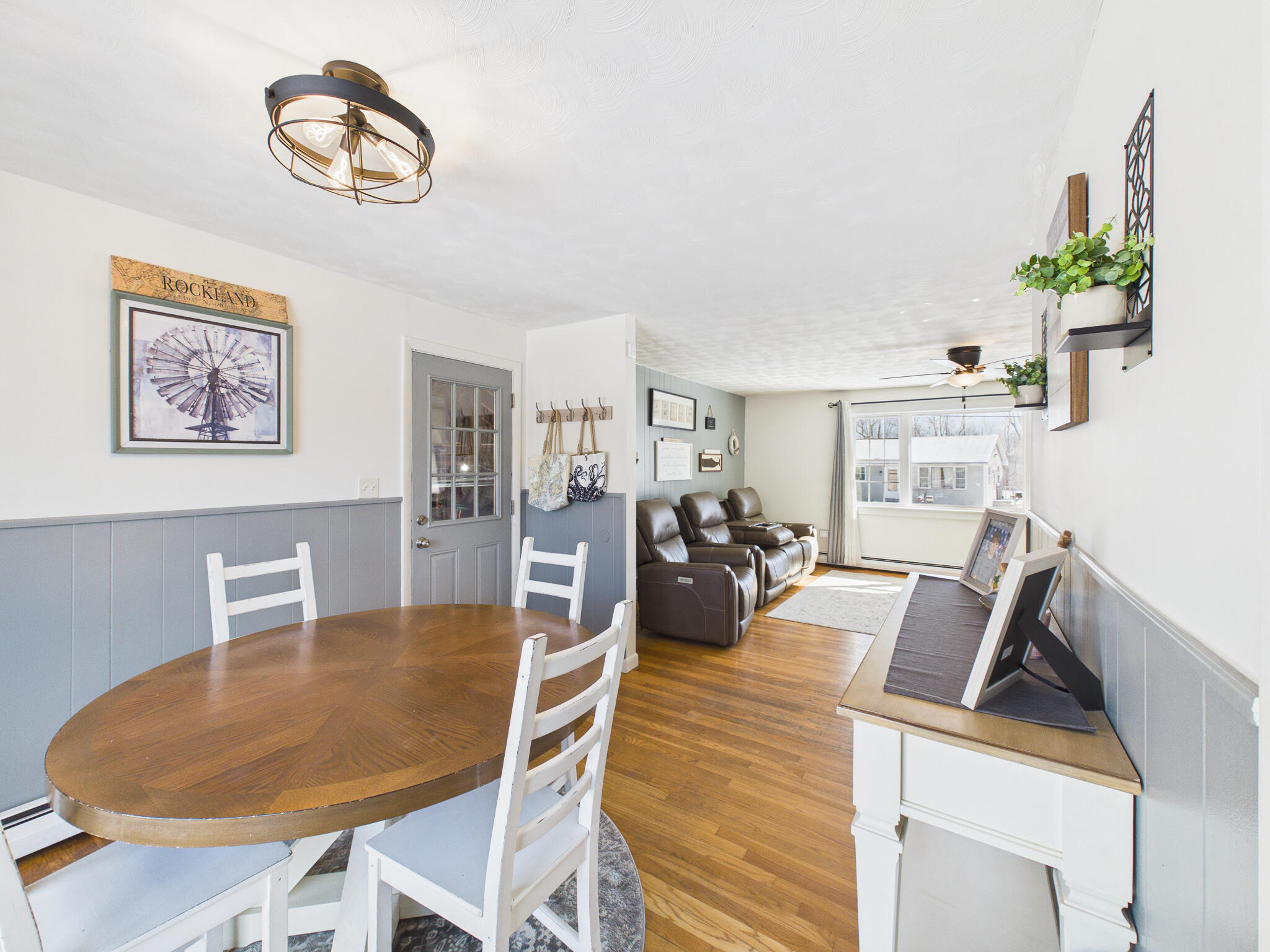 18 Booker Street Thomaston ME 04861