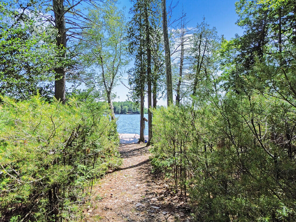 8 Horseshoe Island Winthrop ME 04364