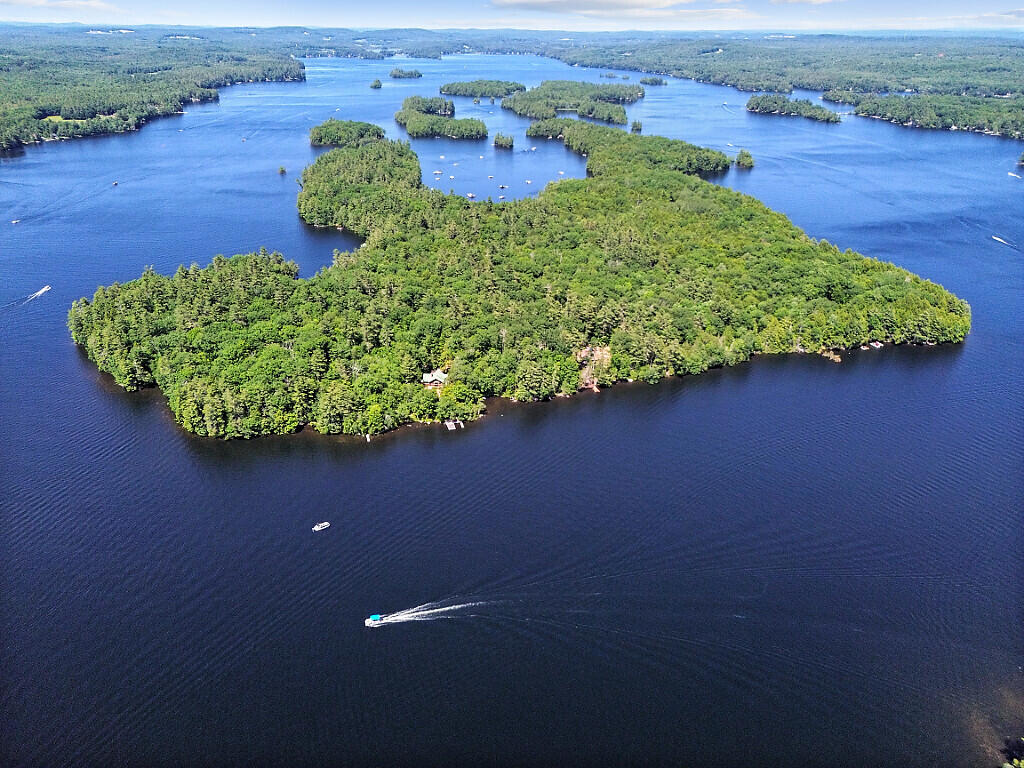 8 Horseshoe Island Winthrop ME 04364