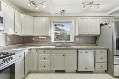 21 Knox Brothers Avenue Searsport ME 04974