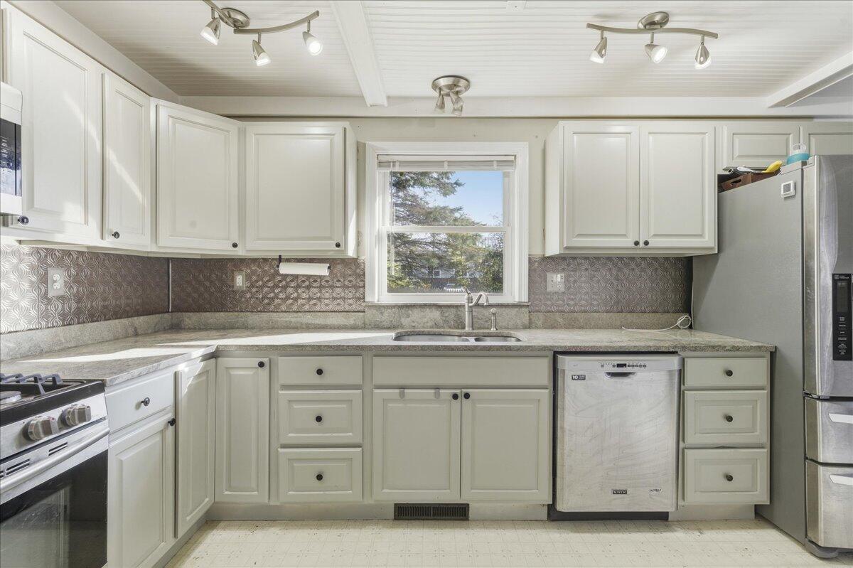 21 Knox Brothers Avenue Searsport ME 04974