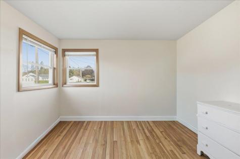 21 Knox Brothers Avenue Searsport ME 04974