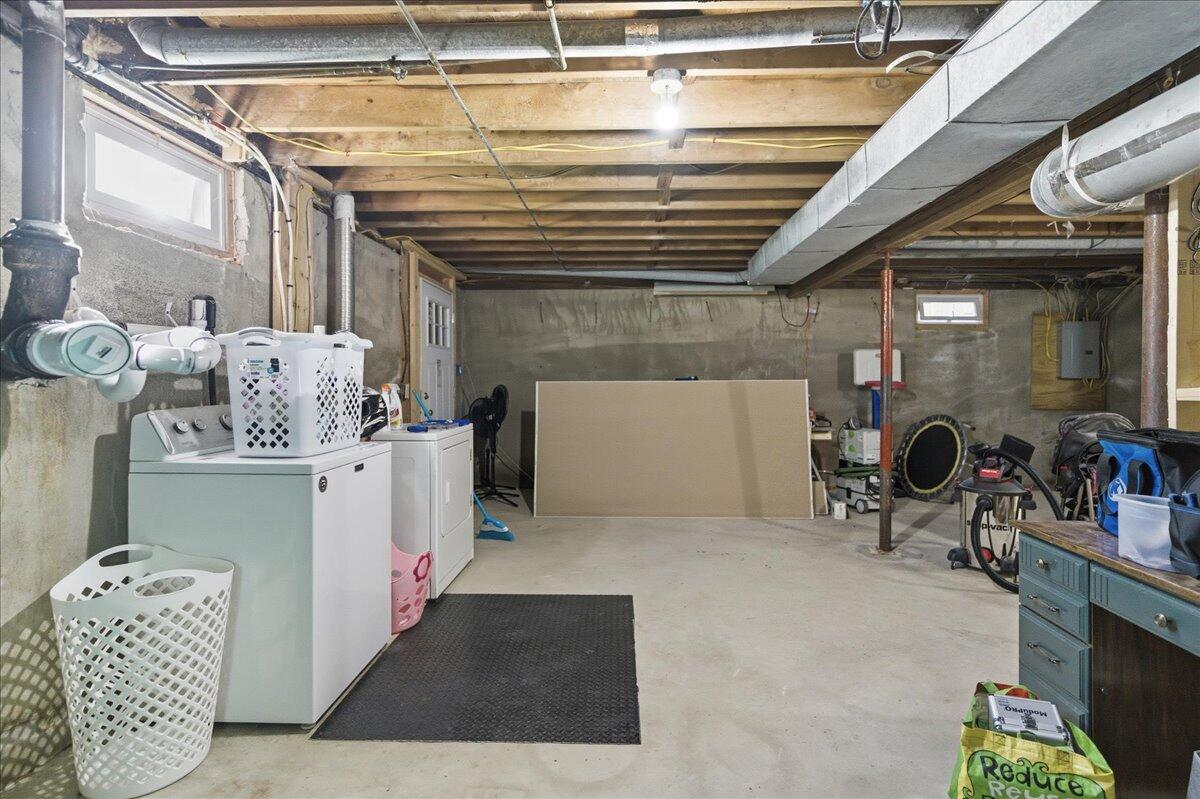 21 Knox Brothers Avenue Searsport ME 04974