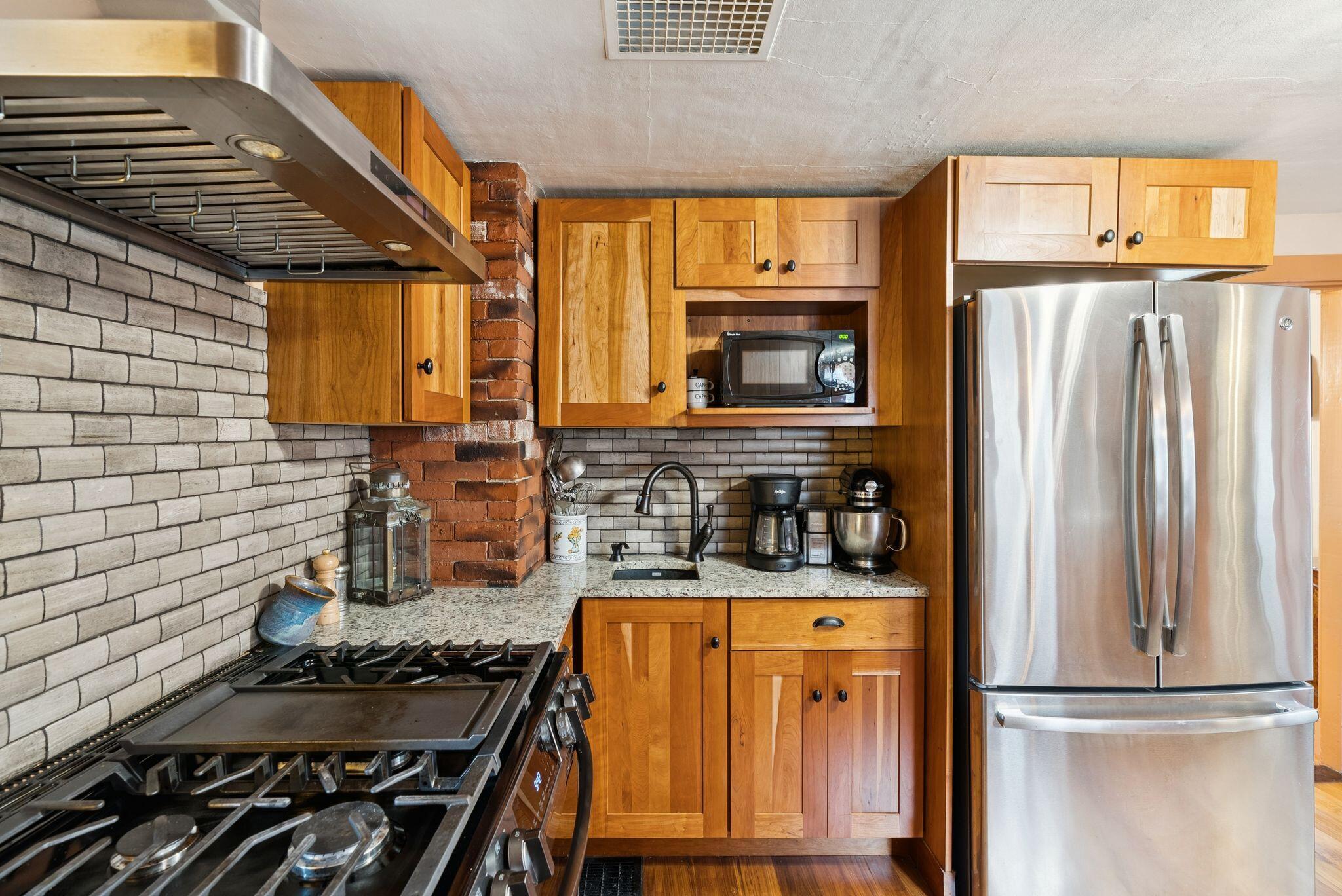 12 Sea Street Boothbay Harbor ME 04538