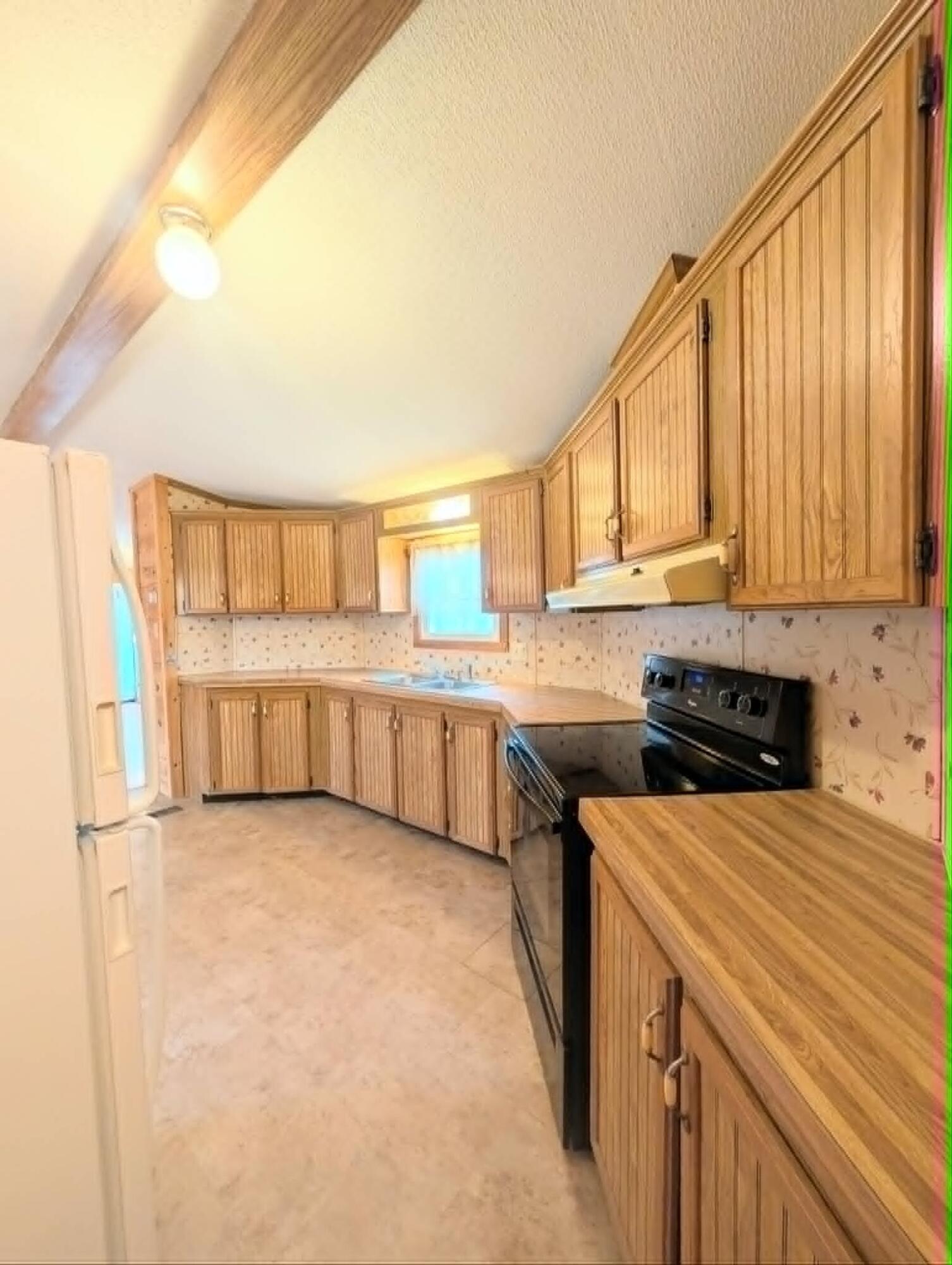 563 King Street Oxford ME 04270