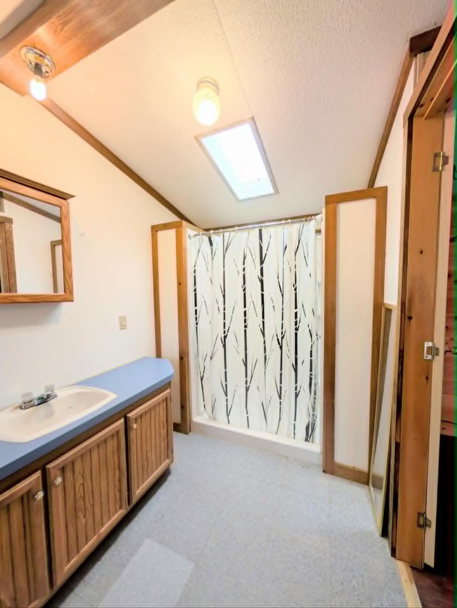 563 King Street Oxford ME 04270