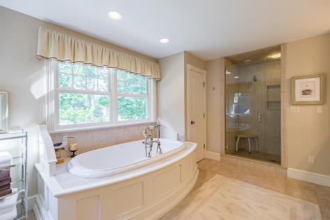 31 Wildwood Way Falmouth ME 04105