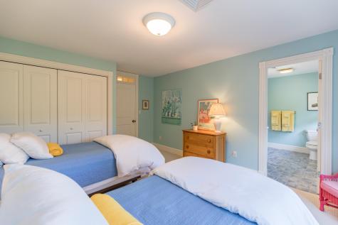 31 Wildwood Way Falmouth ME 04105