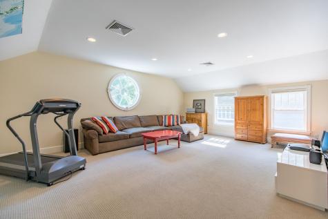 31 Wildwood Way Falmouth ME 04105