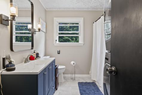 4 E Shore Drive Greene ME 04236