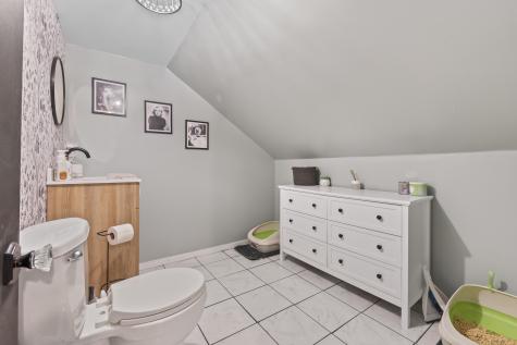 4 E Shore Drive Greene ME 04236