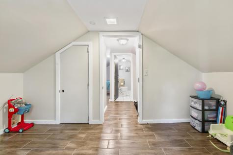 4 E Shore Drive Greene ME 04236