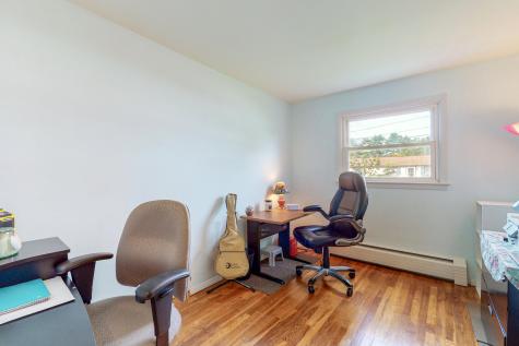 25 Martha Avenue Lewiston ME 04240