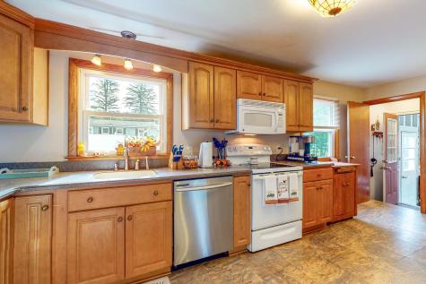 25 Martha Avenue Lewiston ME 04240
